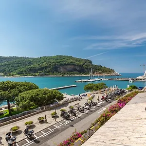 lincanto-di-venere.hotelitalianriviera.com/